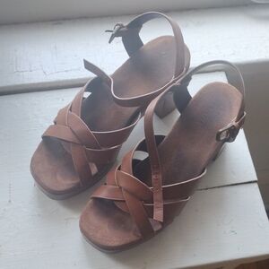 White Mountain Brown Strappy Platform Sandals